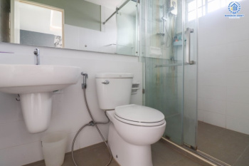 *****ทาวน์เฮ้าส์มือสองย่านนนทบุรี ม.อินดี้ บางใหญ่ คุณภาพระดับแบรนด์ L&H บนเนื้อที่ 18.1 ตร.ว. ฟังก์ชัน 2 ห้องนอน 3 ห้องน้ำ 1 ที่จอดรถ ตกแต่งสไตล์โมเดิร์น เพียง 700 ม.ก็ถึงถ.กาญจนาฯ ใกล้เซ็นทรัลเวสต์เกต และรถไฟฟ้าสายสีม่วง "สถานีตลาดบางใหญ่"